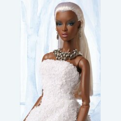 Frosted Glamour Adele Makeda