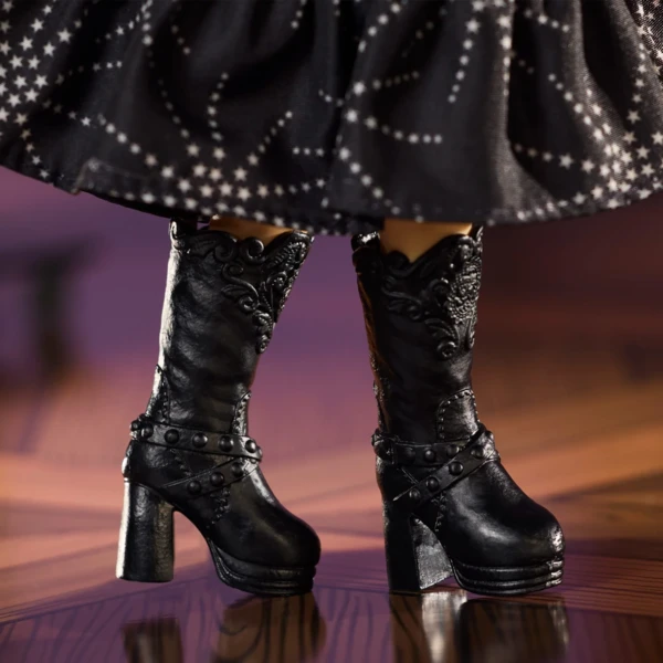 Barbie Anna Sui Doll, Inspiring Women