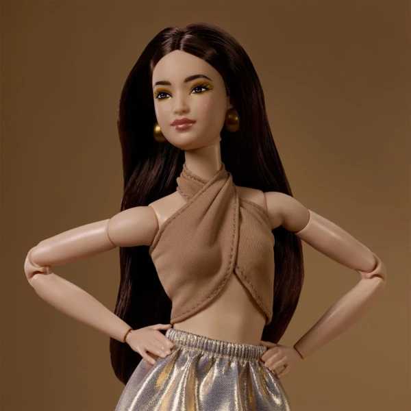 Barbie Basics Model 06 (2026 Neutrals Series)