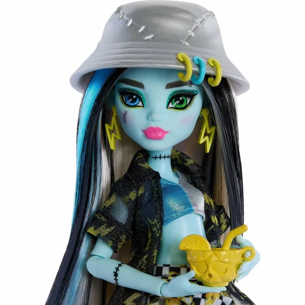 Monster High Frankie Stein with Swimsuit, Coverup and Beach Accessories, Scare-adise Island