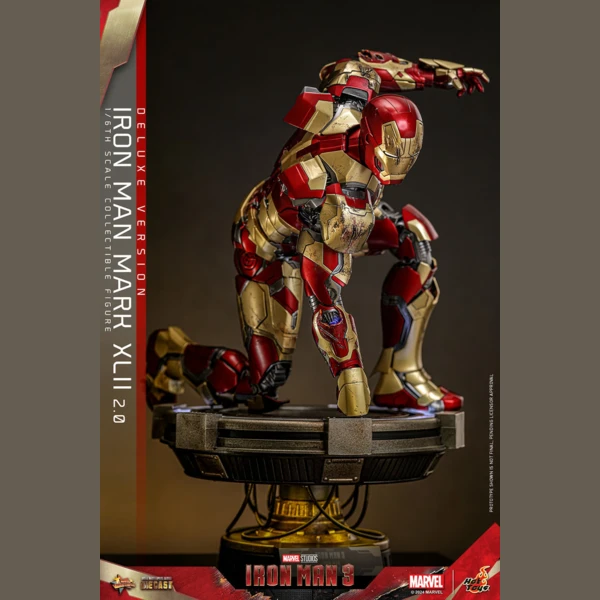 Hot Toys Iron Man 3 - Iron Man Mk 42 (Deluxe, Battle Damaged)