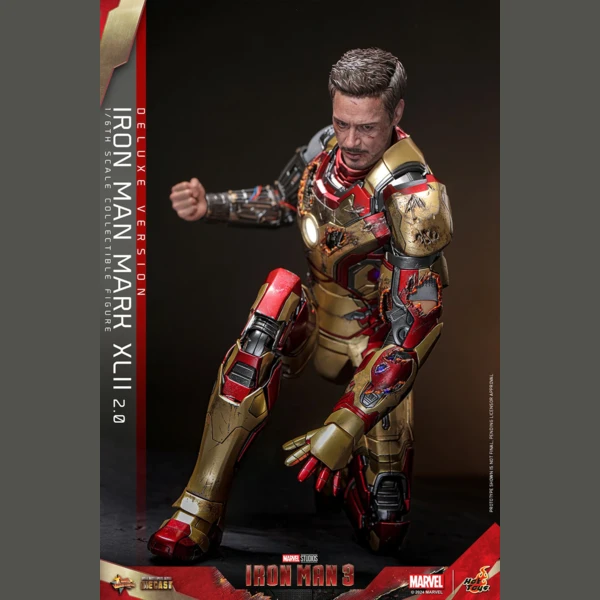 Hot Toys Iron Man 3 - Iron Man Mk 42 (Deluxe, Battle Damaged)