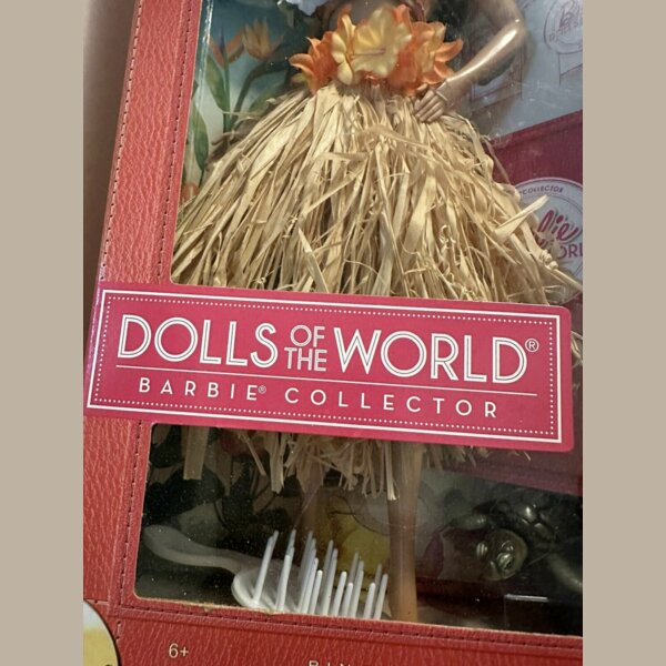 Barbie Dolls of the World, Hawaii USA