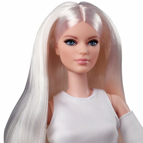 Barbie Looks Tall, Blonde #6