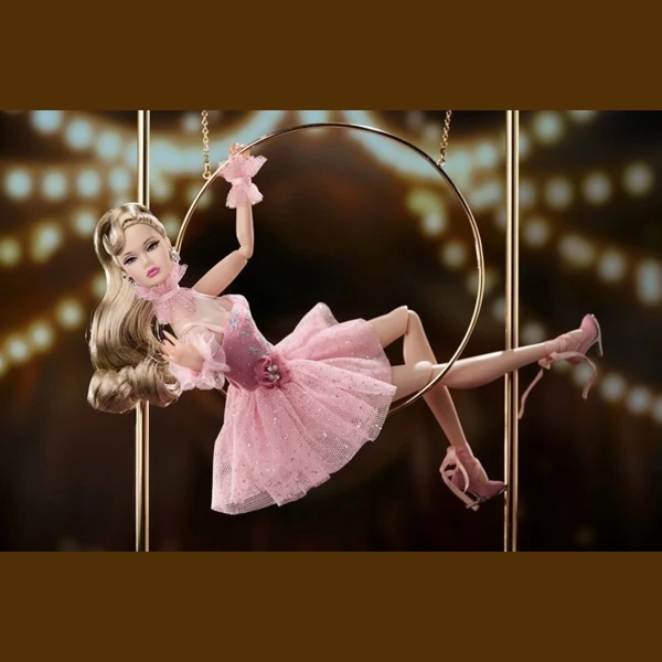 "L'Aerialiste" Poppy Parker, Le Cirque Cabaret