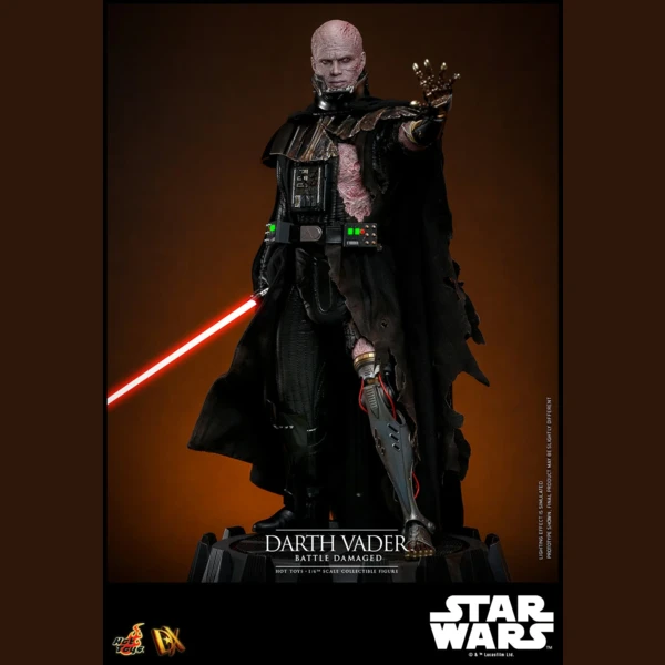 Hot Toys Star Wars - Darth Vader (Battle Damaged)