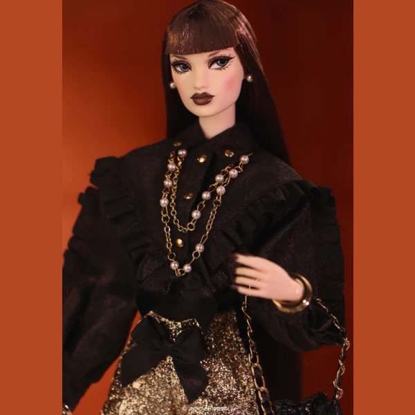 Mizi Page's Signature Style: Dark Neo-Fashion, VIP Upgrade