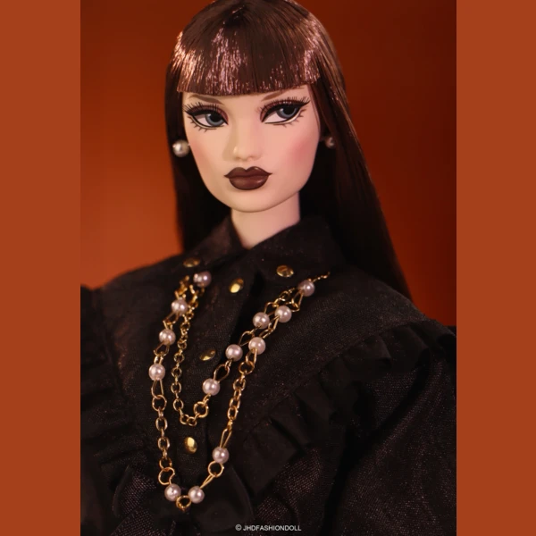 Mizi Page's Signature Style: Dark Neo-Fashion, VIP Upgrade