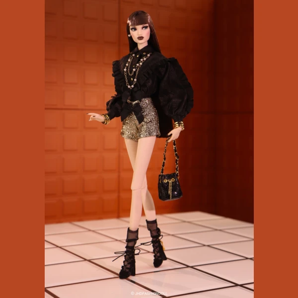 Mizi Page's Signature Style: Dark Neo-Fashion, VIP Upgrade