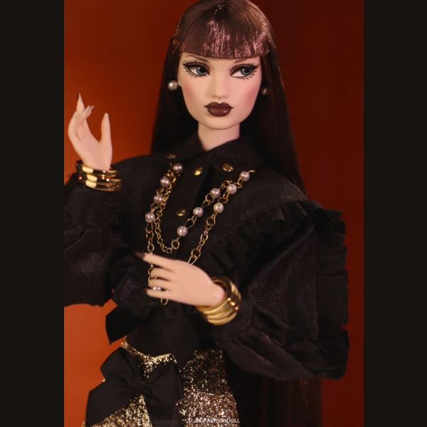 Mizi Page's Signature Style: Dark Neo-Fashion, VIP Upgrade