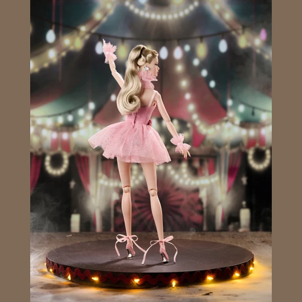 "L'Aerialiste" Poppy Parker, Le Cirque Cabaret