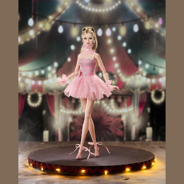 "L'Aerialiste" Poppy Parker, Le Cirque Cabaret