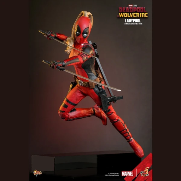 Hot Toys Ladypool, Deadpool & Wolverine