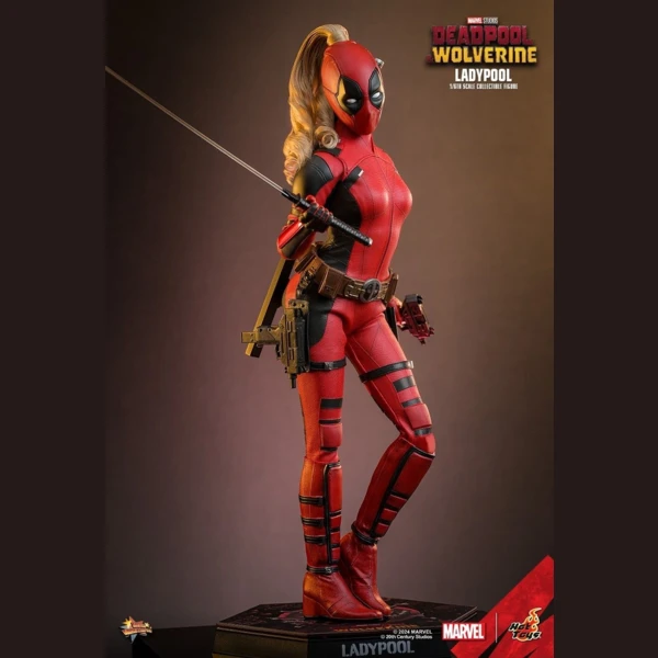 Hot Toys Ladypool, Deadpool & Wolverine