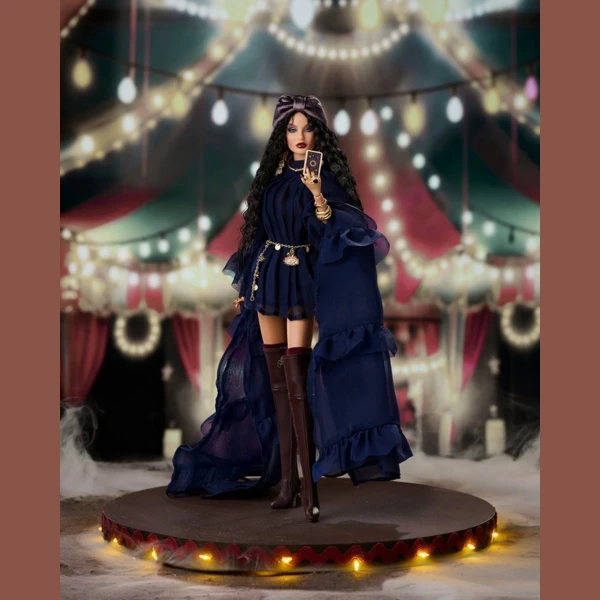 Nu. Face "Clairvoyante" Rayna Ahmadi, Le Cirque Cabaret