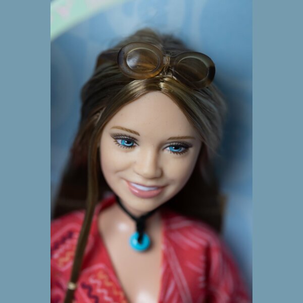 Barbie Mary-Kate Olsen, Year of Celebration, Look Who's 18!, Sisters Olsen
