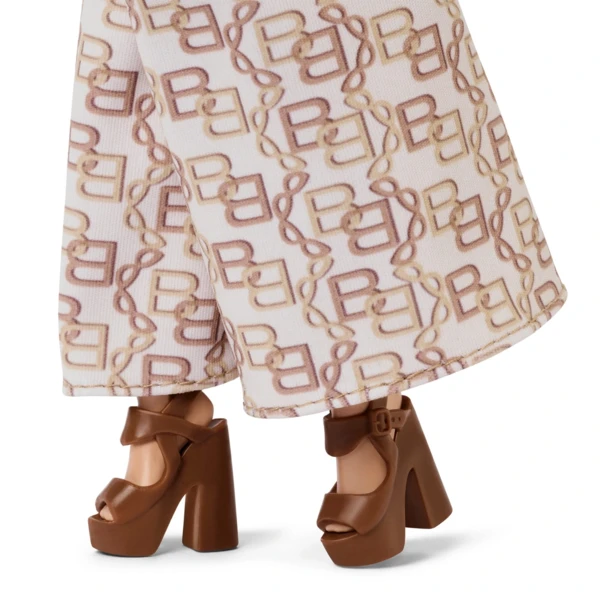 Barbie Basics Model 07 (2026 Neutrals Series)