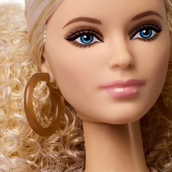 Barbie Basics Model 07 (2026 Neutrals Series)