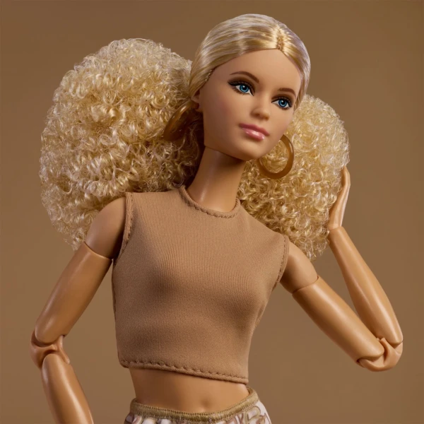 Barbie Basics Model 07 (2026 Neutrals Series)