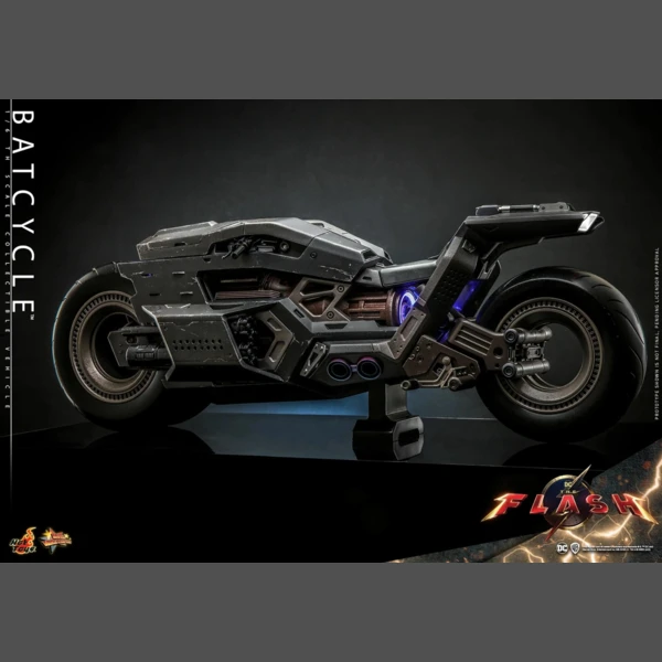 Hot Toys The Flash - Batcycle (Deluxe)