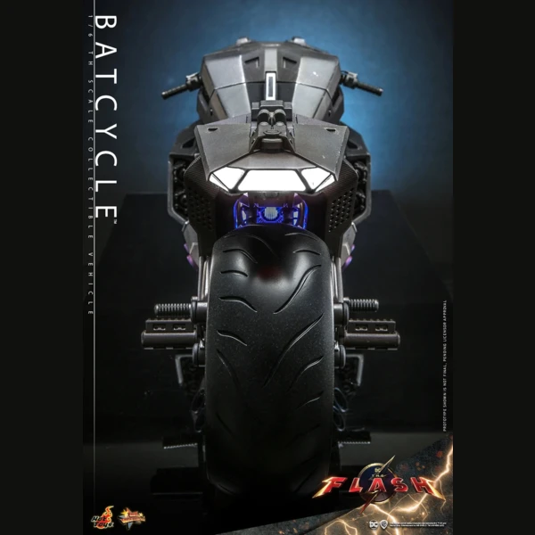 Hot Toys The Flash - Batcycle (Deluxe)