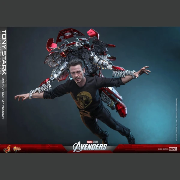 Hot Toys Avengers (2012) - Tony Stark (Mark VII Suit-Up) (Suit Up Version), The Avengers