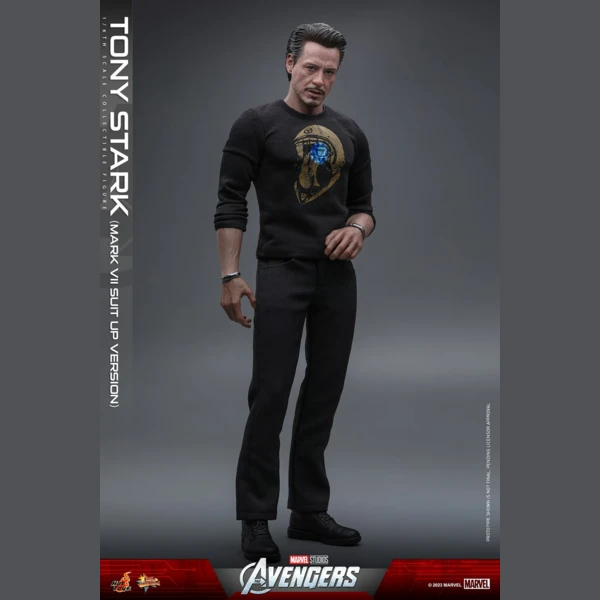Hot Toys Avengers (2012) - Tony Stark (Mark VII Suit-Up) (Suit Up Version), The Avengers