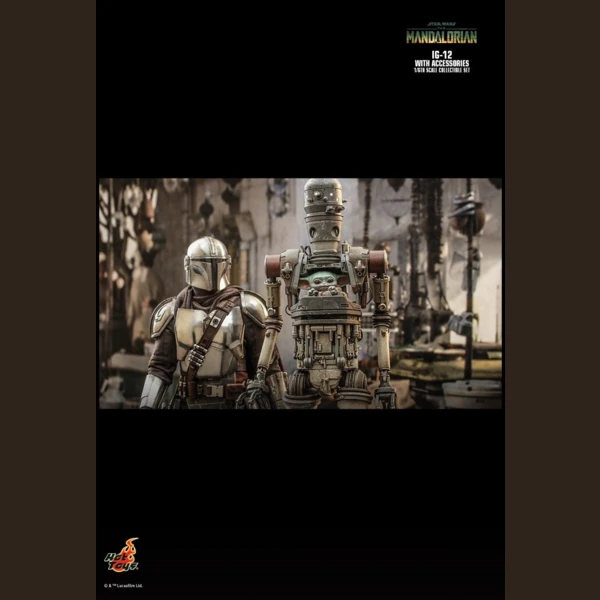 Hot Toys IG-12™ With Accessories, Star Wars: The Mandalorian