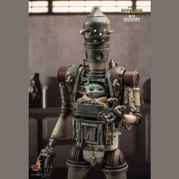 Hot Toys IG-12™ With Accessories, Star Wars: The Mandalorian