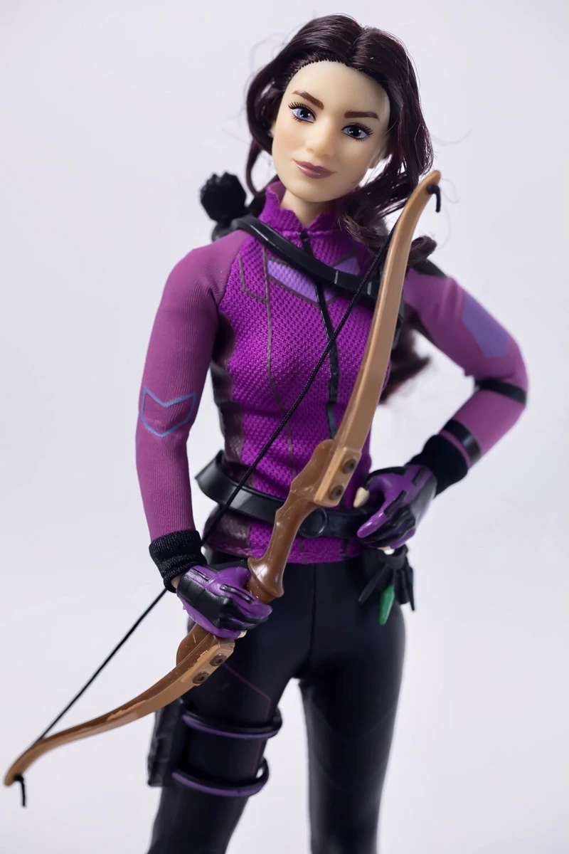 Огляд ляльки Hawkeye/Kate Bishop від Marvel Studios & Disney Store 🏹💜