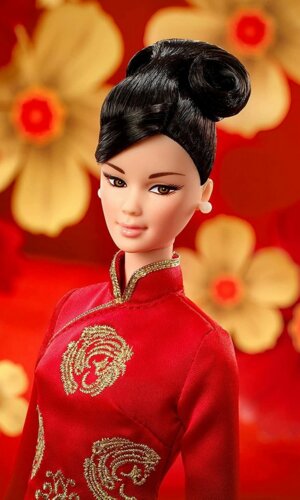 Lalka Barbie Księżycowy Nowy Rok zaprojektowana przez Guo Pei