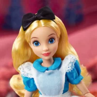 Poznaj Alicję z Krainy Czarów! Nowa lalka z serii Disneya „100 lat cudów”