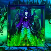 Святкування сторіччя: Darkness Descends Series Maleficent Doll від Disney Collectors