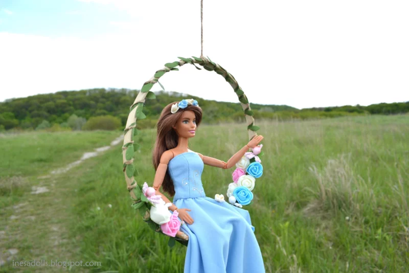 A swing for a doll's garden