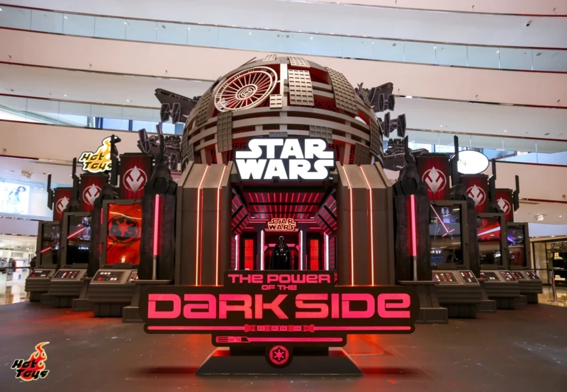 «Зоряні війни: Сила темної сторони» виставка від Hot Toys та нові фігурки!