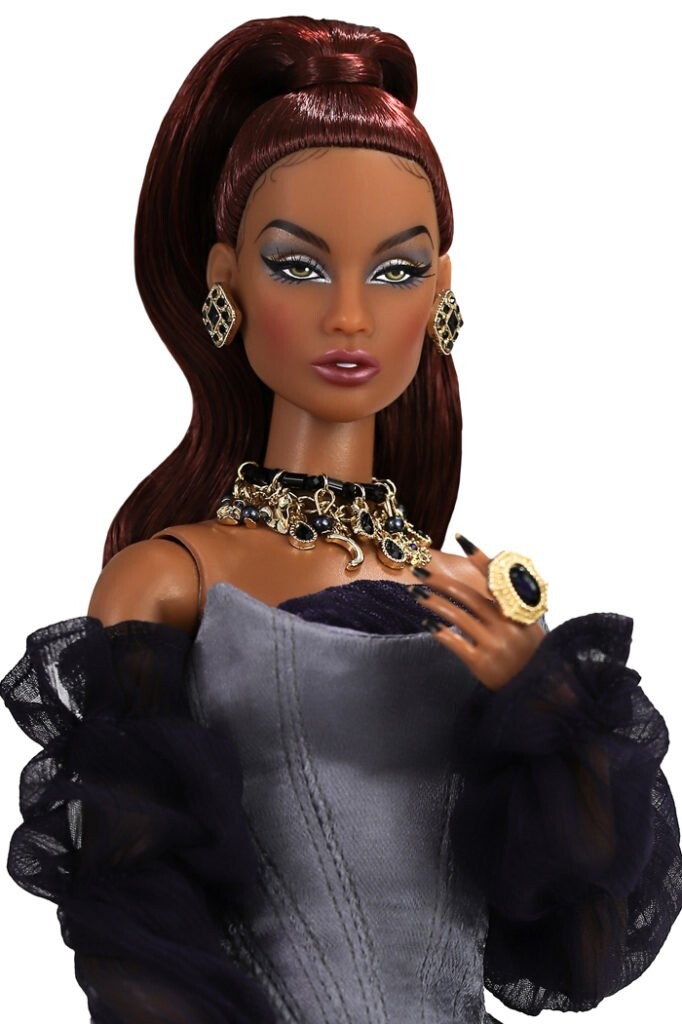 Integrity Toys Fashion Royalty Style Legacy Isabella Alves (91480